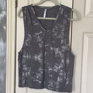 NWOT Fabletics workout/yoga top Small